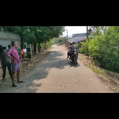 जमुआ: रसनजोरी पंचायत में सुबह 7 बजे सें 10 बजे तक बिना काम के बाइक से घुमते है लोग #कोरोना_वायरस #लाँकडाउन