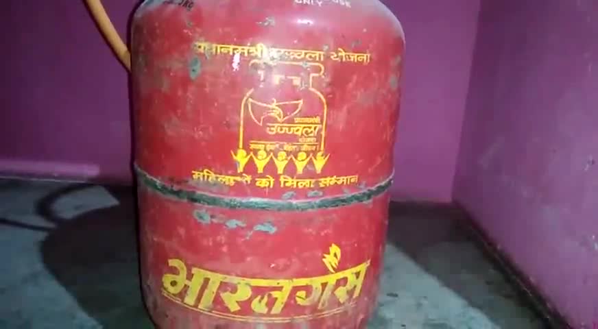 भिंड: उज्ज्वला कनेक्शन धारियों को 3 महीने तक मिलेंगे मुफ्त सिलेंडर, जिला नोडल अधिकारी ने दी जानकारी #उज्ज्वला_योजना