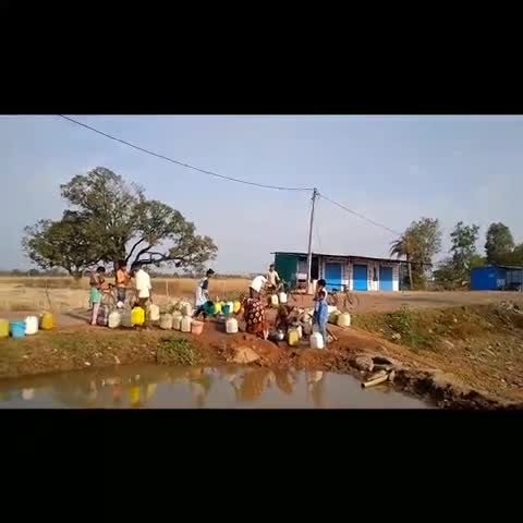 रीठी: गर्मी की दस्तक के साथ ही बड़गांव में गहराने लगा जलसंकट, पानी भरने के लिए बोरवेल पर उमड़ने लगी भीड़
#जल_संकट