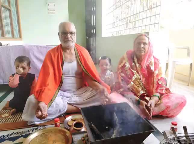 गढ़वा: शहर में योग गुरु रामदेव के संन्यास दीक्षा दिवस पर अनुयायियों ने किया हवन यज्ञ #दीक्षा #बाबा_रामदेव
