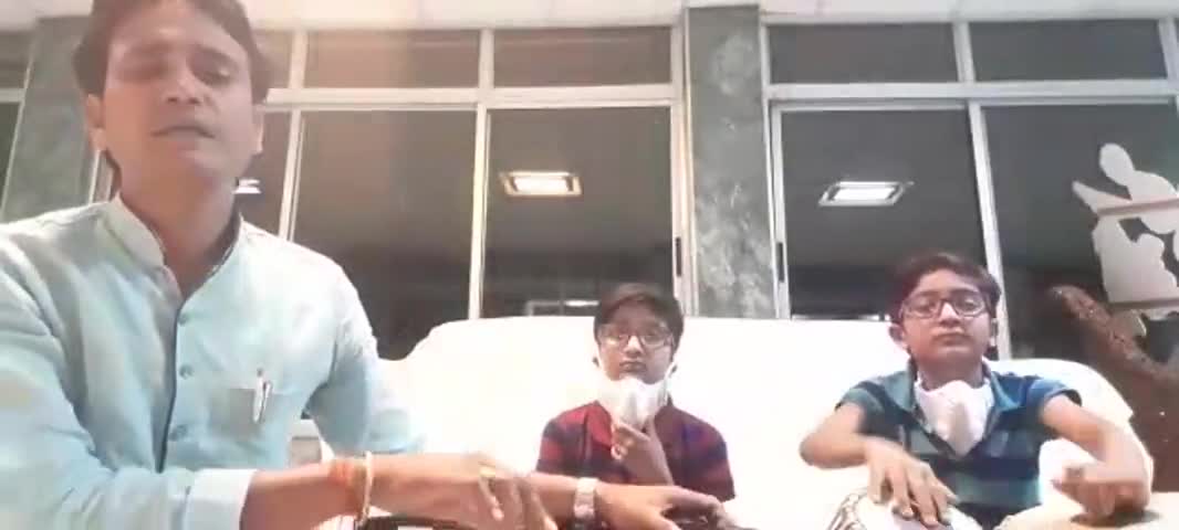 कोरोना से उपजे हालात पर यह ग़ज़ल सुनिए बिहार के लोकप्रिय गायक राजकुमार भट्ट की आवाज़ में #ghazal #songs #Geet