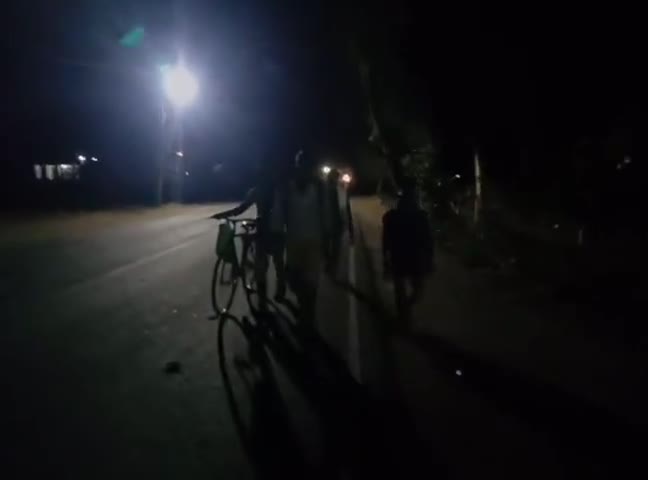 कोडरमा: इलाहाबाद से पटना के लिए पैदल ही निकल पड़े युवक, 3 दिन में पहुंचे कोडरमा #लाॅक_डाउन