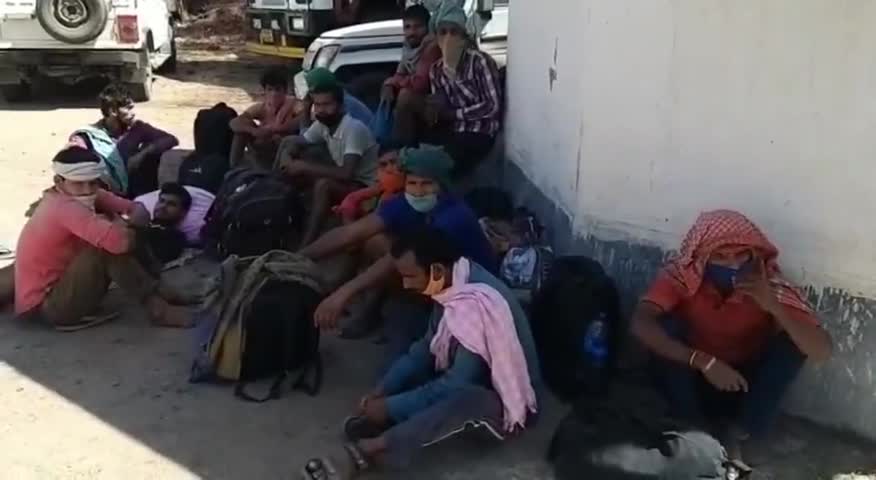 कोडरमा: पश्चिम बंगाल के मेदिनीपुर से 31 मार्च को बेगुसराय के लिए पैदल चले मजदूर आज पहुंचे कोडरमा #लाॅक_डाउन