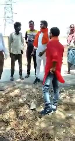भदोही: अपना दल (एस) पार्टी के कार्यकर्ताओं ने सुरहन की वनवासी बस्ती में जरूरतमंदों को वितरित की खाद्य सामग्री #अपना_दल