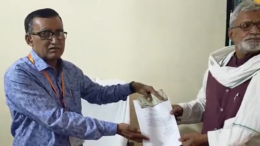 छिबरामऊ: ग्राम पंचायत हाथिन के प्रधान पति विनोद चौहान ने मुख्यमंत्री राहत कोष में दिए ₹21,000 #सीएम_राहत_कोष