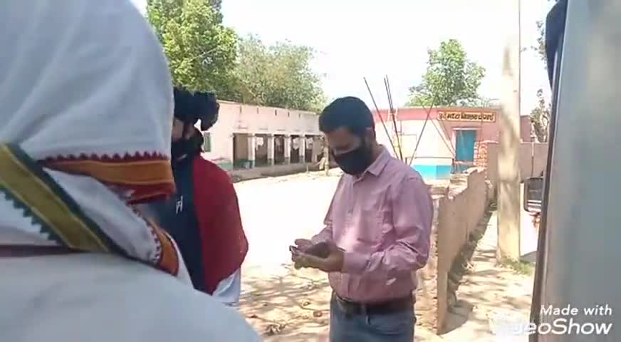 चौगाईं: कोरोना को देखते हुए चौगाई बीडीओ तथा थाना प्रभारी ने मस्जिद में नमाज पढ़ने पर लगाया प्रतिबंध #नमाज #बीडीओ