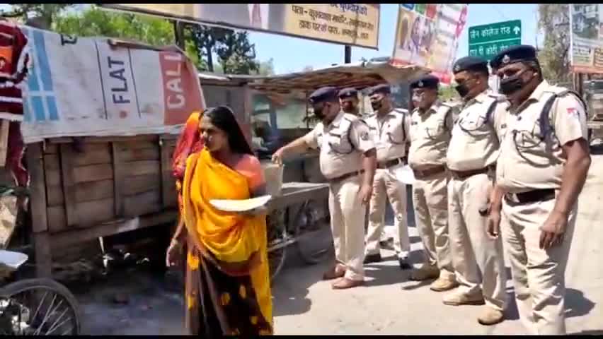 आरा: आरा आरपीएफ द्वारा जरूरतमंद लोगों के बीच खाद्य सामग्री का किया गया वितरण #आरपीएफ #लॉकडाउन