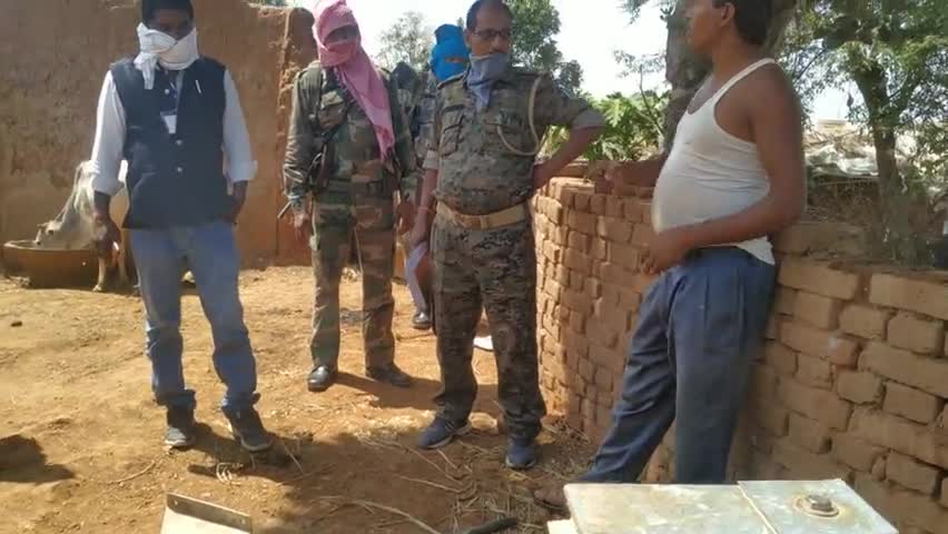 देवीपुर: प्रखण्ड देवीपुर पंचायत धोवाना के गाँव खडखार मधुपुर चापनल कारण आपसी विवाद मामला पहुँच  जनसमवाद केन्द्र﻿#आपस में विवाद