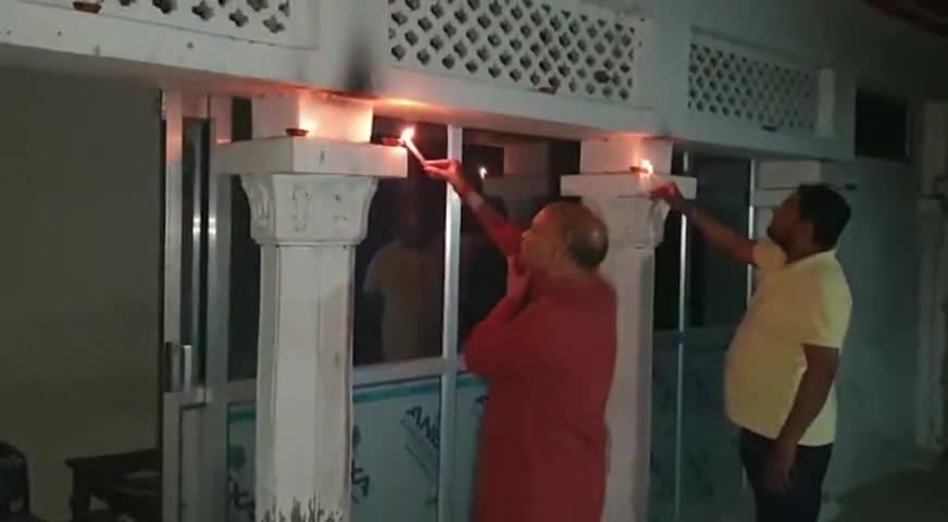 आज अपने दरवाजे पर #माननीय_प्रधानमंत्री जी के आहवान पर #सपरिवार दीप जलाया। #9बजे9मिनट #indiafightcorona