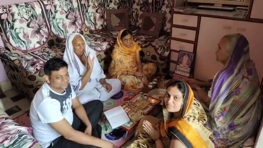 गोटेगांव: गोटेगांव में जैन समाज के लोगों द्वारा लॉकडाउन के चलते महावीर जयंती पर घर में ही की गई पूजा अर्चना #महावीर_जयंती
