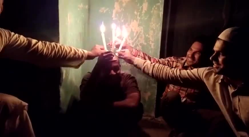 बिजनौर: kal #pmnarendermodi ji ka ahwaan par candles jalate hua gram panchayat umri kalan k gramwasi #corona #lockdown #bijnor