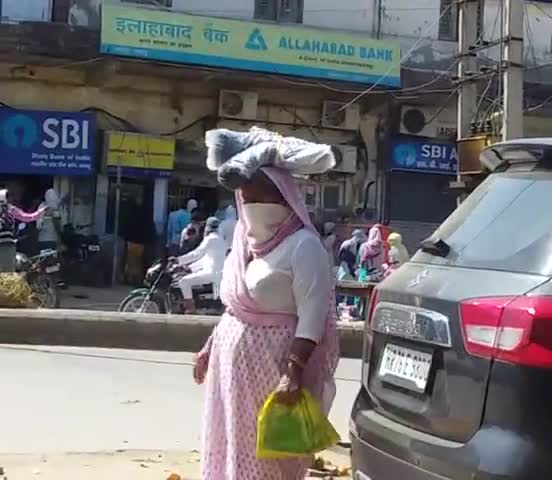 नूह: देखिये या किसी तरह सोसल डिस्टांवींग का किस तरह उलन्गं हो रहा है ।#lockdawon