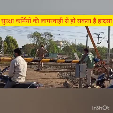 अकबरपुर: रूरा पश्चिमी रेलवे क्रॉसिंग पर फाटक बंद होने पर भी लोग कर रहे आवाजाही, GRP कर्मियों पर लापरवाही के आरोप #रेलवे #जीआरपी