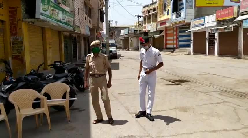 सराड़ा: लॉकडॉउन को लेकर पुलिस को सहयोग देने के लिए एनसीसी जवान हुआ तैनात, सेमारी बस स्टैंड पर दे रहा सेवा #लॉकडॉउन #एनसीसी