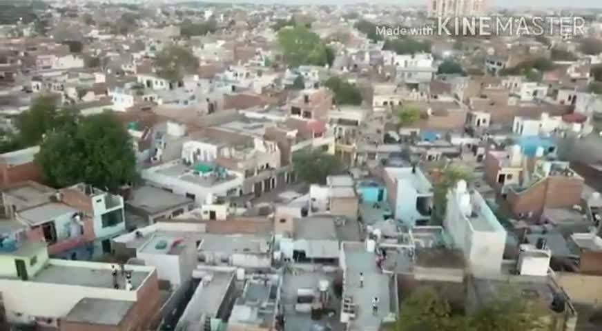 आगरा: ड्रोन कैमरे की मदद से की जा रही है #जनपद_आगरा में निगरानी।

कोरोना वायरस के संक्रमण से बचाव हेतु #आगरा_पुलिस द्वारा