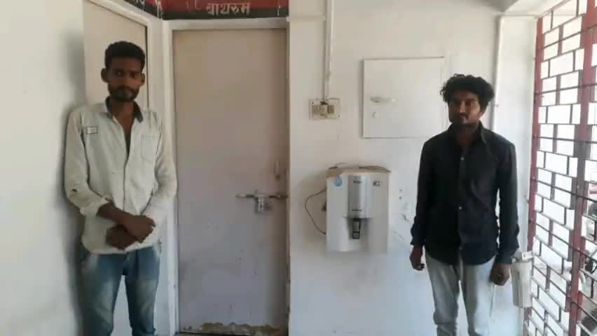 खागा: खागा क्षेत्र में पुलिस ने 3 लोगों को अलग-अलग क्षेत्रों से शांति भंग के आरोप में किया गिरफ्तार #शांति_भंग #पुलिस