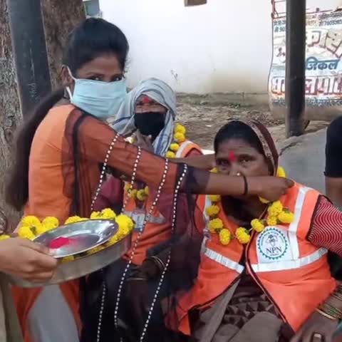 कटनी नगर: समर्थ युवा शक्ति ने किया सभी वार्ड में सफाई कर्मचारियों का सम्मान...
#stay_home 
#indiafightacorona