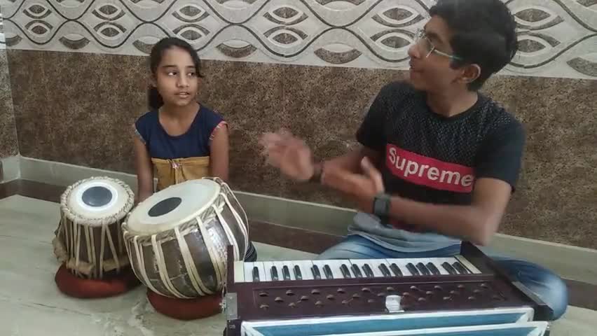 मोदीनगर: lockdown का पालन करते हुए घर में ही तैयार किया गया बच्चों द्वारा कोरोन song##विधि सक्सेना#विनायक सक्सेना