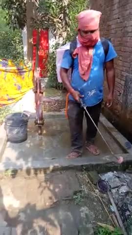 बेनीपट्टी: #बेनीपट्टी प्रखंड के मनपौर पंचायत के गैबीपुर ग्राम में ब्लीचिंग पाउडर के छिरकाव माननीय मुखिया जी द्वारा किया गया है﻿#