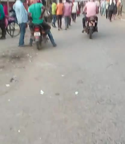मानसी: मानसी में लॉक डाउन का पालन नहीं हो रहा है बाजार में बीर ही बीर . ﻿#coronovirus #lockdown