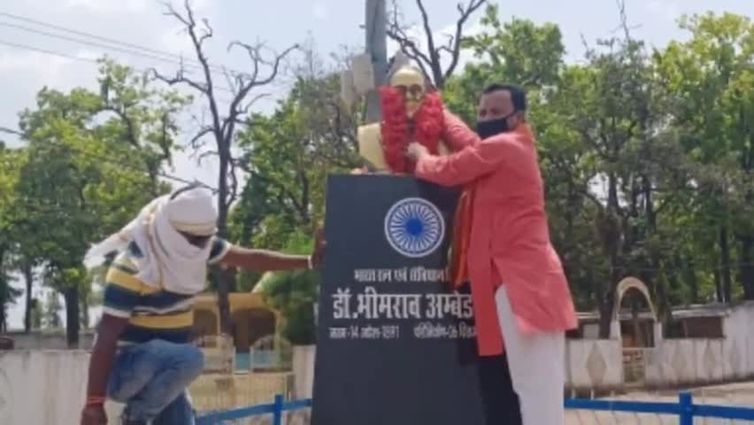 पाली: बीजेपी युवा मोर्चा ने पाली में मनाई आंबेडकर जयंती, बाबा साहेब की प्रतिमा पर किया माल्यार्पण #आंबेडकर_जयंती