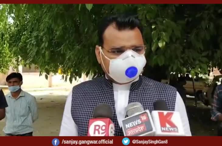 #चिकित्सालय के इन प्रशिक्षित और कुशल डॉक्टर्स व उनकी टीम का इस उपकार के लिए मैं तहे दिल से आभार प्रकट करता हूं।
﻿