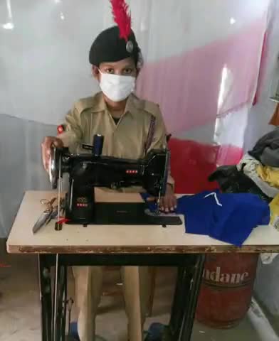 मधेपुरा: कोरोना संक्रमण से बचने के लिए एनसीसी कैडेटों ने जरूरतमंदों के बीच वितरित किए मास्क #एनसीसी #कोरोना