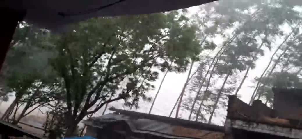 अकबरपुर: अम्बेडकर नगर मुख्यालय पर तेज आंधी पानी का कहर#आँधी