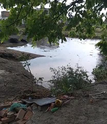 सिधवलिया: बारिश के कारण #सिधवलिया मिल के बगल का नजारा