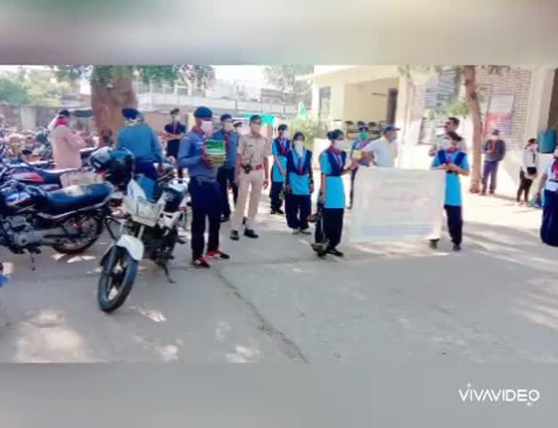 करौली: स्काउट गाइड के सदस्यों ने करौली कोतवाली थाना परिसर में पक्षियों के लिए लगाए परिंडे #परिंडे