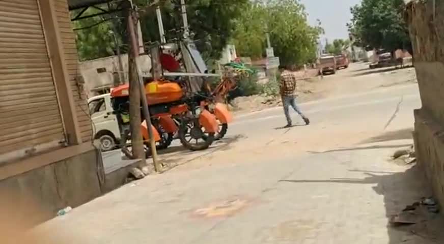 डेगाना: #Degana sanitizes By Machine