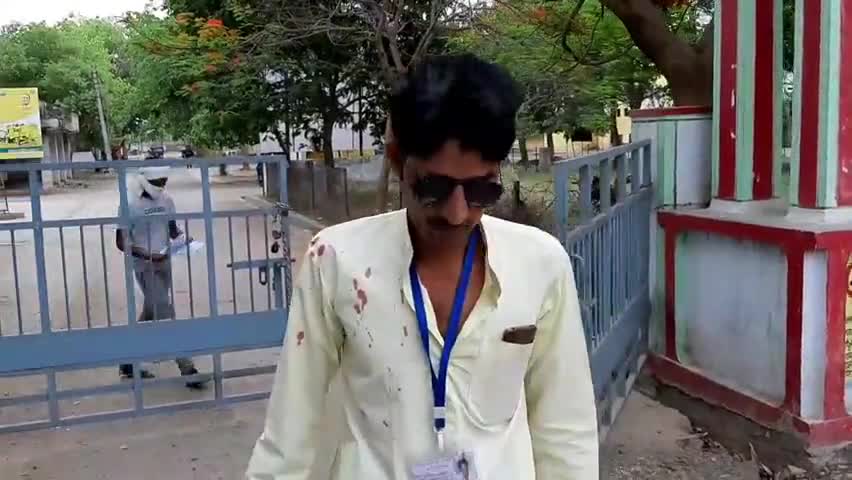 मोठ: लेखपाल ने पुलिस पर लगाया मारपीट का आरोप, सीओ द्वारा कार्रवाई के आश्वासन के बाद लेखपालों ने धरना किया समाप्त #सीओ #लेखपाल