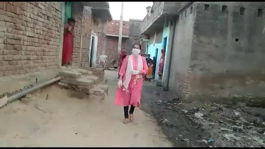 मानपुर: रूपसपुर के बीघा पर और कोल्ड स्टोर के आस पास सरपंच डॉली ने कपड़े से बने मास्क का वितरण वरिष्ठ नागरिकों के बीच किया #कोरोन