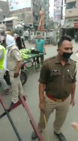 कानपुर: Sipahi Ne Mahila ko #Gali dene per Janata bhadkik# kanpur