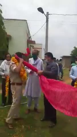 बानसूर पुलिस थाना प्रभारी व सभी स्टाफ का माला पहनाकर किया भव्य स्वागत- #बानसूर विधायक #शकुंतला रावत
﻿#national_news_24