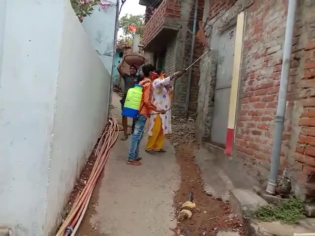 आज मैंने खुद से अपने मुहल्ले के सभी घरों को सेनेटाइज किया, आप भी अपने घरों में सुरक्षित रहे, सावधान रहें।#coronawarrior