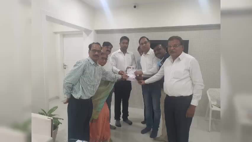दुर्ग: कसौधन वैश्य समाज ने सीएम राहत कोष में दिए 75 हजार रुपये #सीएम_राहत_कोष