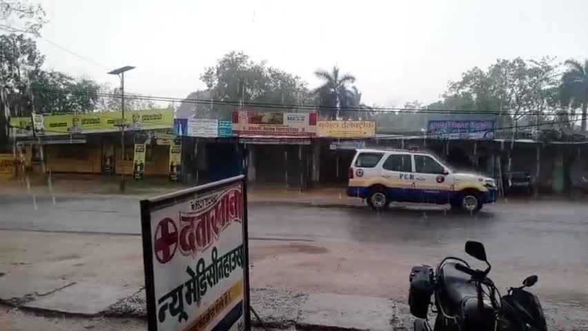 सिमडेगा: जिले में चिलचिलाती धूप के बाद तेज आंधी तूफान से जनजीवन प्रभावित, कृषि विभाग ने भी जताई नुकसान की आशंका #आंधी_तूफान