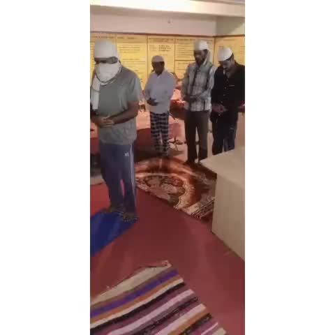 पोटका: हल्दीपोखर पूर्वी पंचायत भवन में क्वारंटीन में रह रहे मुस्लिम समुदाय के लोग रख रहे रोजा व कर रहे नमाज अदा #रोजा
