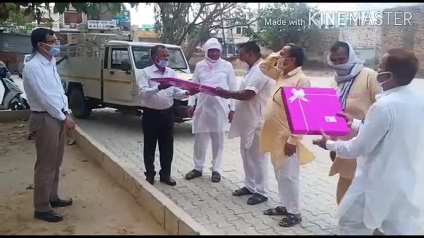 नारनौद: खेड़ी जालब के नायब तहसीलदार जोगिंदर गुप्ता को व्यापार मंडल ने किया सम्मानित #नायब_तहसीलदार #व्यापार_मंडल