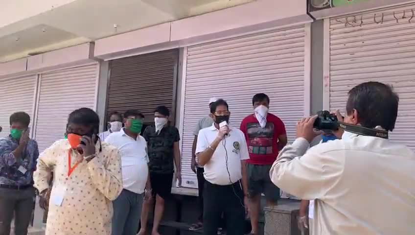 सीकर: जिले के शेखपुरा मोहल्ले में विभिन्न संस्थाओं द्वारा सफाई कर्मियों का किया गया सम्मान #कोरोना_वायरस #लायंस_क्लब
