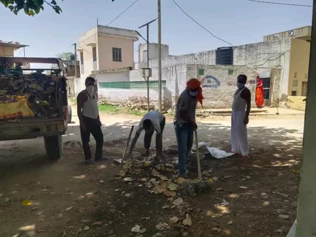 दांतारामगढ़: सुंदरपुरा गांव में युवाओं ने मजदूर दिवस को लेकर सार्वजनिक स्थलों पर की साफ-सफाई #मजदूर_दिवस
