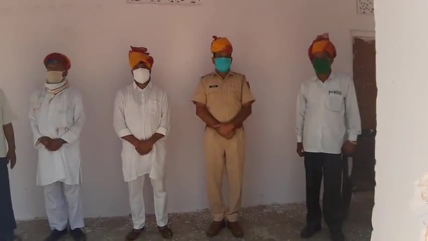 दांतारामगढ़: पलसाना में भामाशाह माली राम अग्रवाल की ओर से कोरोना वारियर्स का किया गया सम्मान #भामाशाह #पुलिस