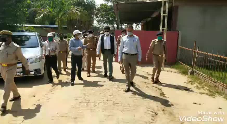 औरैया: अजीतमल में आईजी व कमिश्नर ने परखी हॉटस्पॉट क्षेत्र की व्यवस्था, शेल्टर होम में क्वारंटीन लोगों से की पूछताछ #कमिश्नर #ig