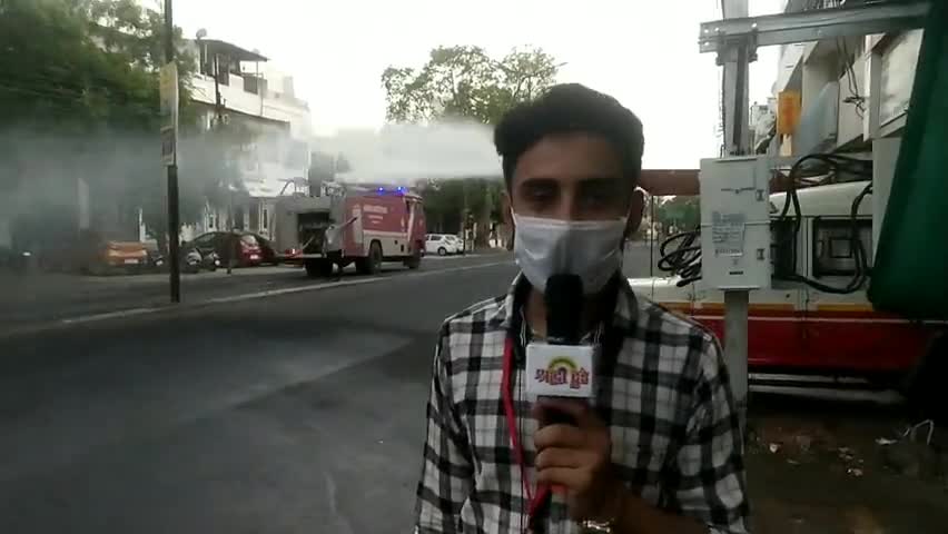 रतलाम: रतलाम के स्टेशन रोड पर नगर निगम द्वारा सेनेटाइज किया गया
#covid19 #coronavirus #coronavirusupdate #mp_सरकार