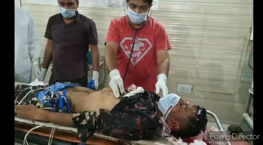बैरगनियां: भारत-नेपाल सीमा पर तैनात एसएसबी के जवान ने खुद को गोली मारकर किया घायल, इलाज के क्रम में हुई मौत #एसएसबी #मौत