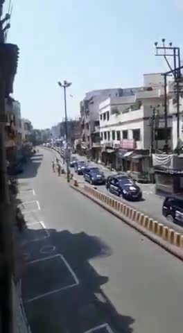 बनारस शहर क्षेत्र के चेतगंज में वाराणसी पुलिस जा रोड सो
घर में रहे सुरक्षित रहे
हमे फॉलो करें
यूट्यूब पर भी #lockdow3