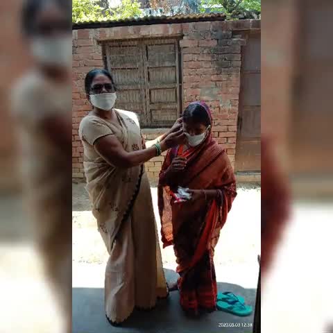 फतेहपुर: कन्या_फाउंडेशन ने #मास्क व #साबुन वितरित कर दिलाई शपथ