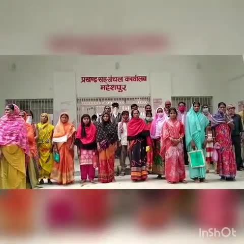 महेशपुर: अंस्कंधा के दर्जनों सफेद कार्डधारी लाभुकों ने ब्लाॅक परिसर में आकर की राशन की मांग #लाॅक_डाउन