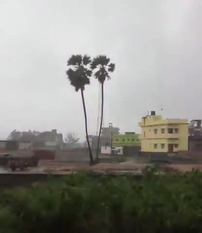 आरा: ara me tej aandhi ke sath baris #barish baris# #andhi